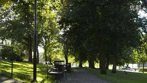 只有這些抓人眼球的戶外廣告才配叫創(chuàng)意！標(biāo)識主也滿意9