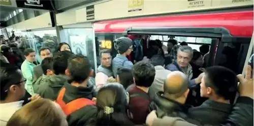 唯獨(dú)這些抓人眼球的室外標(biāo)識才配叫創(chuàng)意！廣告主也滿意15