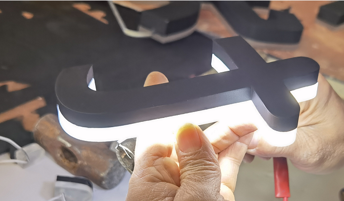 Led發(fā)光字材質(zhì)分類(lèi)圖片大全4