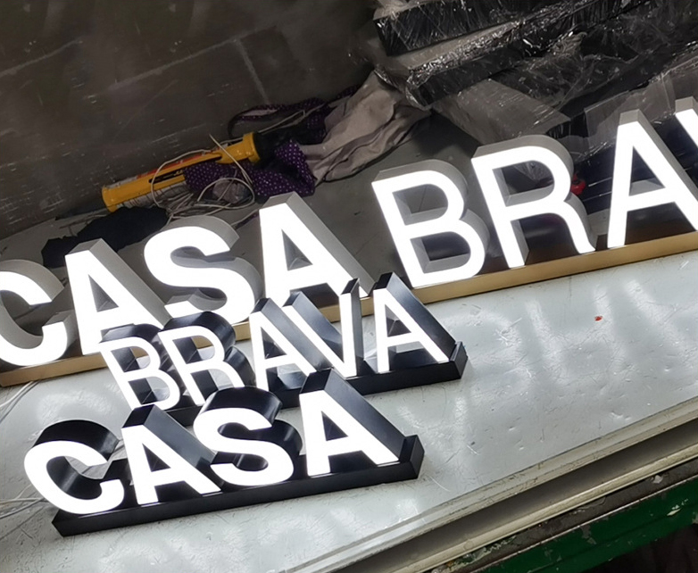 鐵皮烤漆樹(shù)脂發(fā)光字