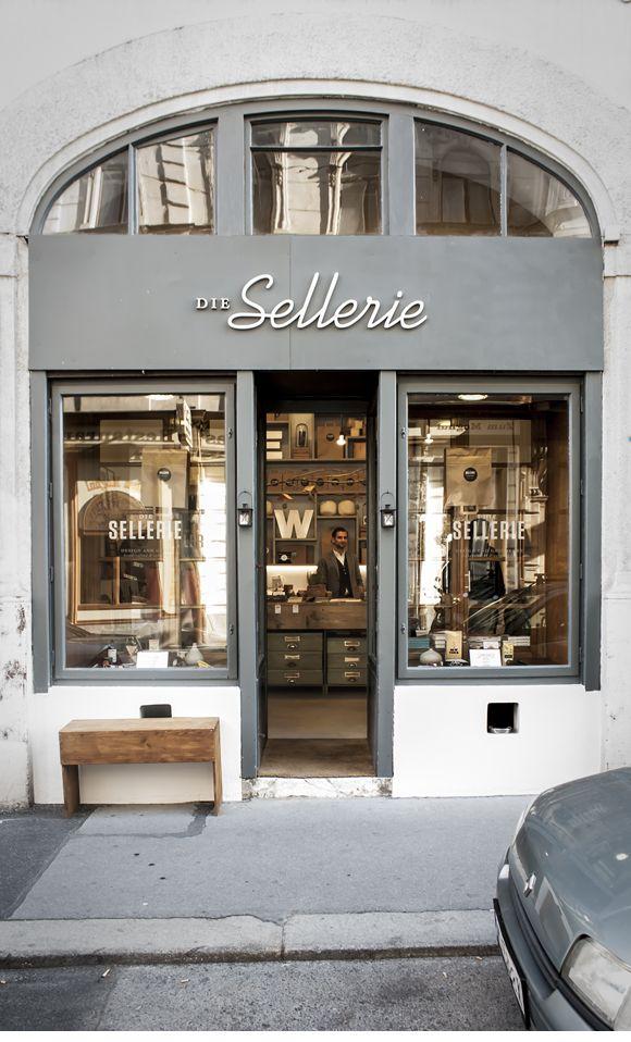 作為線下超級入口，商店廣告牌重要性凸顯23