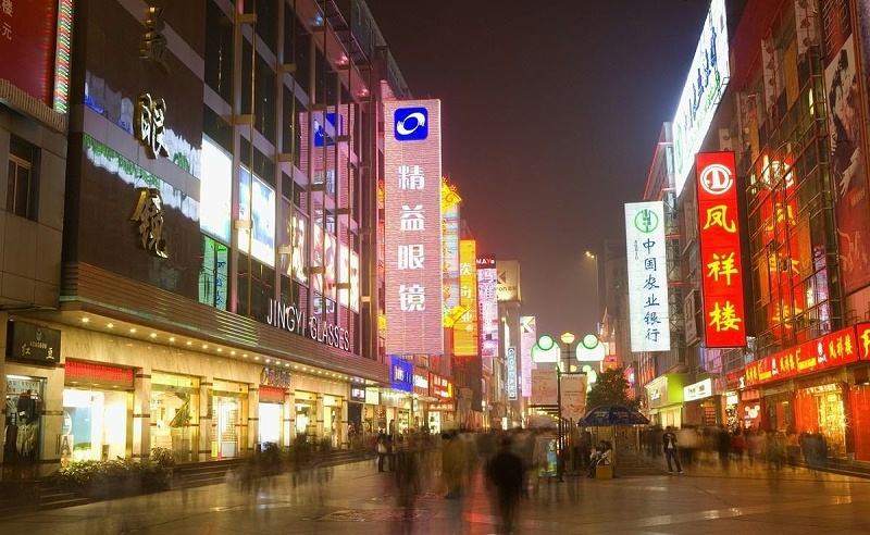 走在街上，發(fā)掘店鋪標(biāo)牌如法泡制，統(tǒng)一式商店標(biāo)識(shí)有需要嗎？7