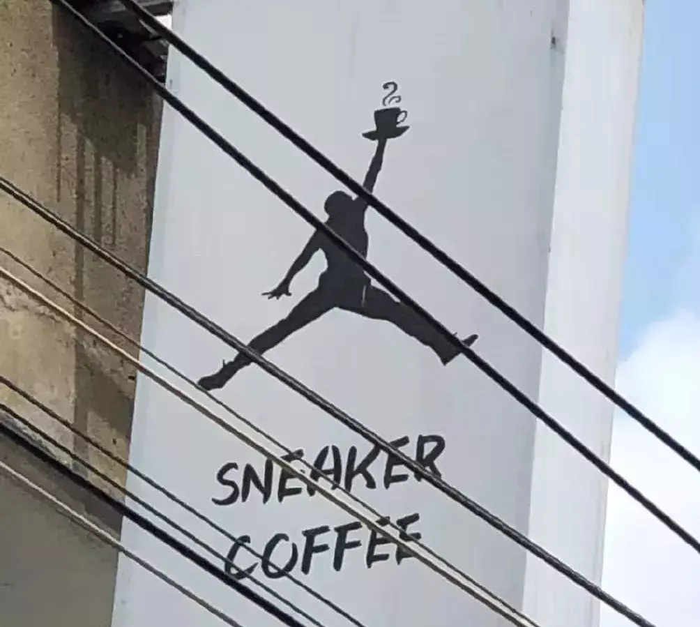 中國路邊的戶外廣告牌，我能笑一年4