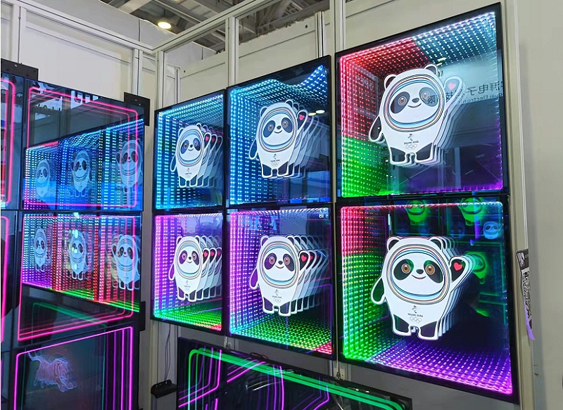 有了半透鏡，標(biāo)識(shí)鏤空燈箱也能享有立體感6