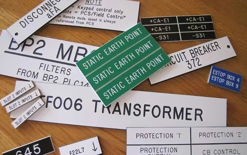 用PVC做的導(dǎo)視標(biāo)志，有創(chuàng)意