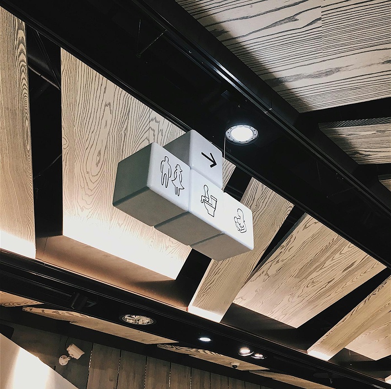 這些商場(chǎng)標(biāo)志牌大家都會(huì)多看兩眼6