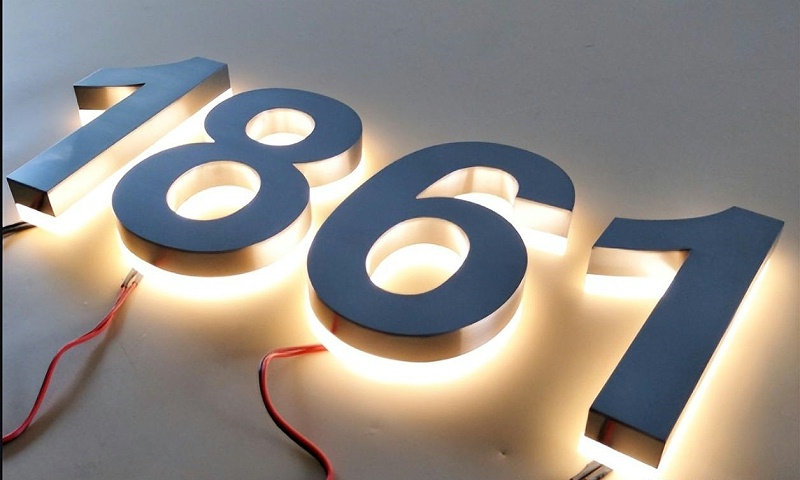 標(biāo)牌發(fā)光字怎么選擇適合自身商鋪裝飾風(fēng)格的燈火色溫？5