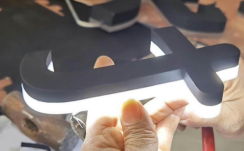 廣告牌及發(fā)光字究竟該怎樣報價呢？發(fā)光字報價多少才算恰當(dāng)呢？32