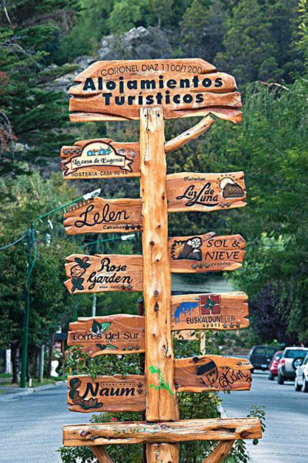 “旅游化”的標志系統(tǒng)，讓LOGO牌成為景區(qū)里的特殊景物9